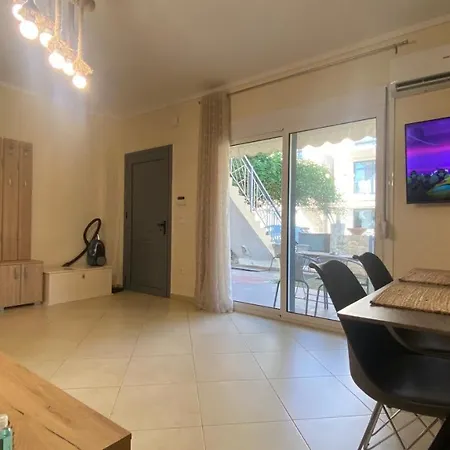Elena Chalkidiki * Kallithea (Chalkidiki)