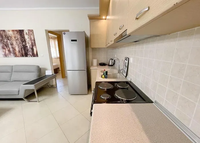 Elena Chalkidiki * Kallithea (Chalkidiki)